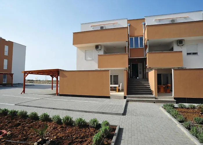 Апартаменты In With Wifi Нин